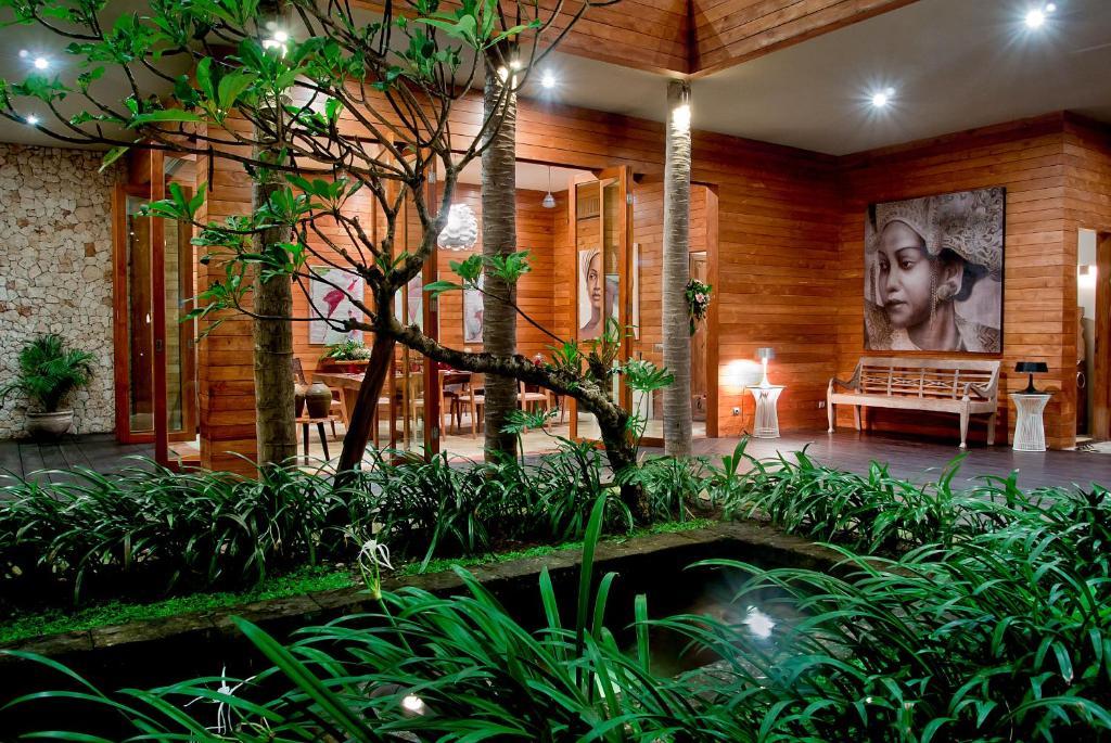 Eko Villa Seminyak - Tropical Villa, Walk To Beach Luaran gambar